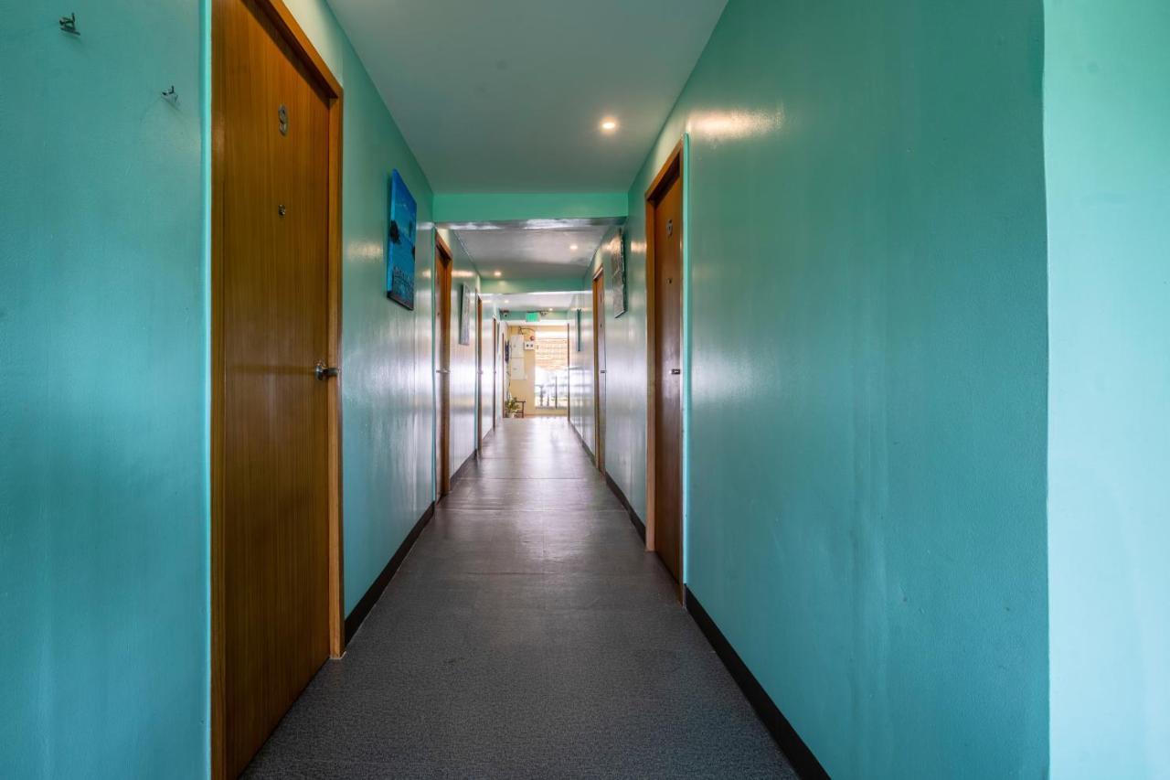 White Shamrock Beach Hotel Balabag  Экстерьер фото